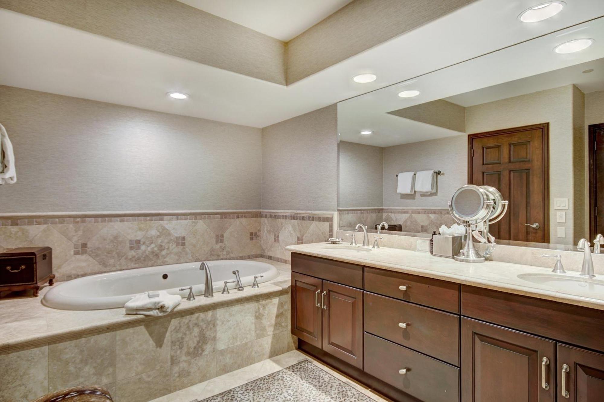 Luxury Ski-In 3 Bedroom Penthouse Inside Pines Lodge, Sleeps 10! Condo Beaver Creek Zewnętrze zdjęcie